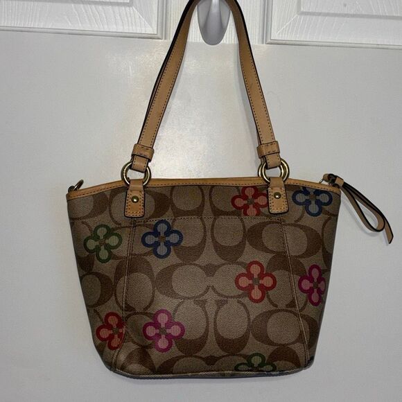 Coach F22226 Y2K Signature Payton Clover Tote (Tan/Signature/Multi) - Picture 6 of 11